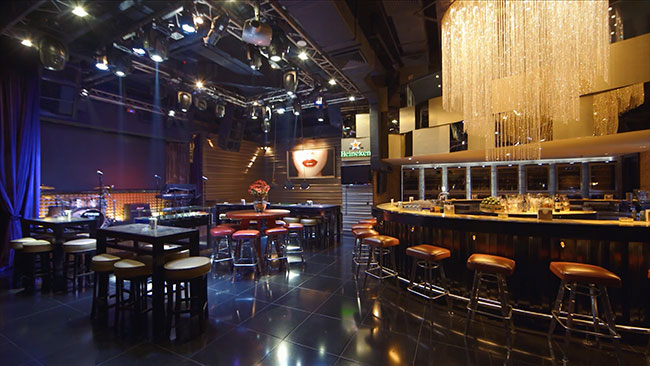 New World Hotel Casino & Catwalk Karaoke Bar